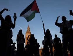 Tujuh Orang Didakwa Tuduhan Terorisme Menjelang Demonstrasi Aksi Palestina Di London