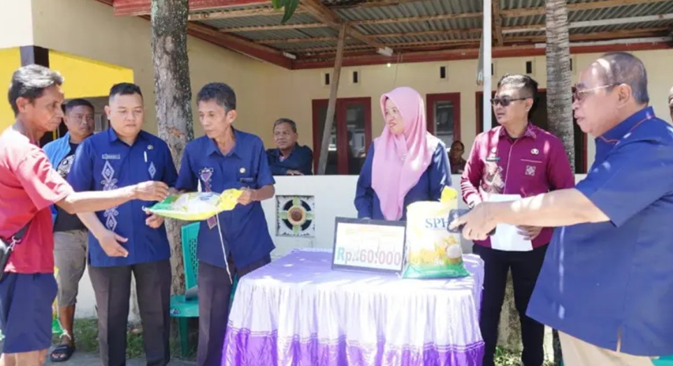 Strategi Wali Kota Gorontalo Bantu Warga, Penjual Nasi Kuning Ikut Tersenyum dengan Beras SPHP di Kelurahan