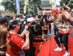 Peserta Kenakan Jersey Batik, Friendship Run Borobudur Marathon 2025 Meriah di Purwokerto