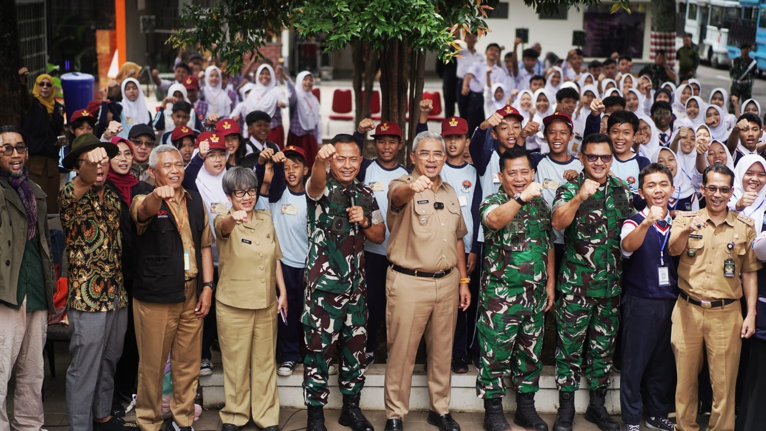 Pelajar Bandung Serbu Museum Kavaleri, Belajar Sejarah Sambil Main Panser!
