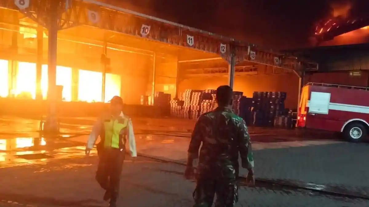 Gudang PT Dua Kelinci di Pati Terbakar