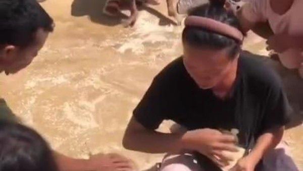 Pemkab Taput Minta Maaf Usai Bantuan Beras Jatuh dari Helikopter, Distribusi Kini Diperbaiki