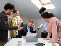 Konflik di Ruang Rapat: Ketika Budaya yang Kejam dan Logika AI Menentukan Kelangsungan Hidup Korporasi