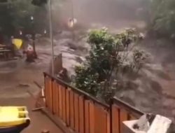 Banjir Bandang Terjang Wisata Guci, Pancuran 13 Ditutup Sementara