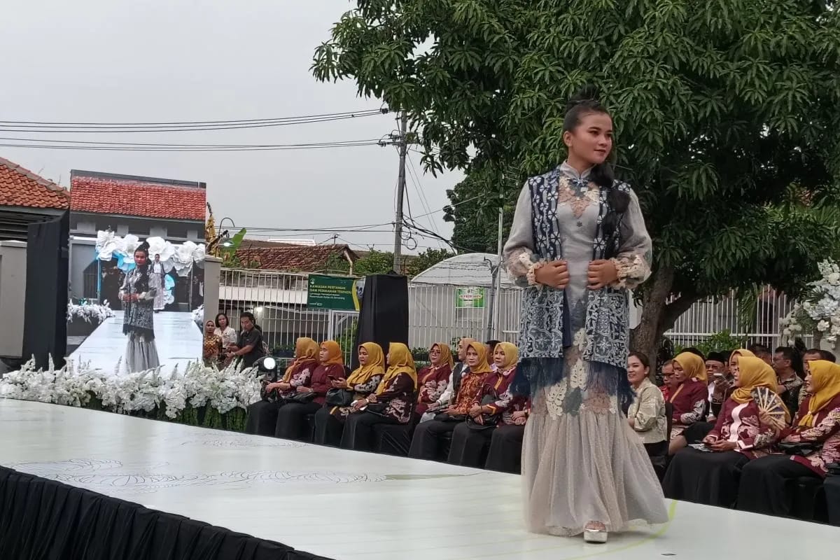 Warga Binaan Lapas Perempuan Bulu Semarang Tampil Percaya Diri Di Peragaan Busana Batik Hari Ibu