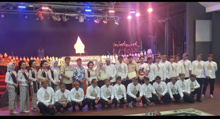 LSWG Putra Giriharja 3 Raih Apresiasi Disbudpar Jabar atas Pagelaran Wayang Golek Berkonsep Akulturasi Etnis