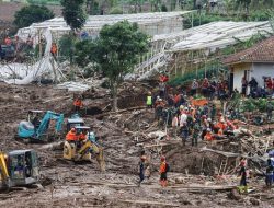 Pencarian Korban Longsor Cisarua Bandung Barat Dihentikan Sementara