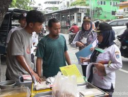 Penertiban PKL di Jalan Mampang Prapatan Raya Dilakukan Humanis