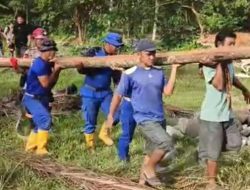 Tim SAR Korpolairud Bangun Jembatan Sementara di Korong Maranci, Padang Pariaman