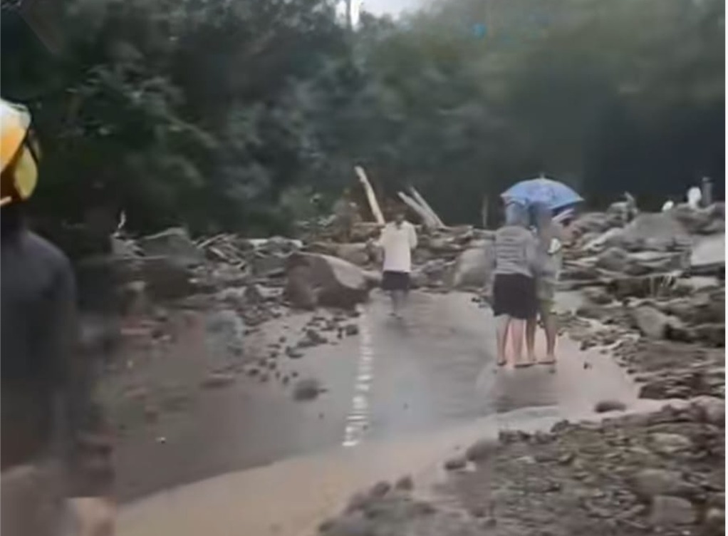 Banjir Bandang Terjang Empat Kecamatan di Sitaro