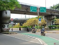 Pencurian Mata Kucing di Cawang Ancam Keselamatan Pengendara Motor