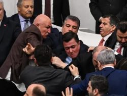 Ribut di Parlemen Turki, Pengangkatan Menteri Kehakiman Berujung Adu Jotos