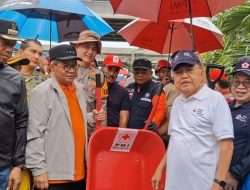 Pramono Anung–Jusuf Kalla Turun Langsung Kerja Bakti Jaga Kebersihan Lingkungan di Cipinang