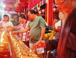 Umat Tionghoa di Welahan Jepara Rayakan Imlek 2577 dengan Persembahyangan dan Penyalaan 168 Pelita