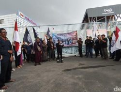 Setahun Sritex Pailit, Eks Buruh Gelar Aksi Tuntut Hak di Depan Pabrik
