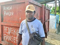 Dari Bau Sampah ke Berkah, Kisah Pengabdian Daniel Ruamba Penjaga TPS di Sorong Timur