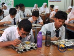 Anggaran Pendidikan ‘Tergerus’ Program MBG, Guru dan Dosen Melawan ke MK