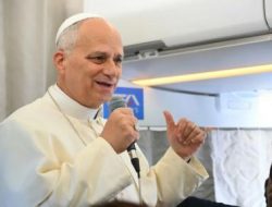 Paus Leo Prihatin atas Serangan AS–Israel ke Iran, Serukan Hentikan Kekerasan