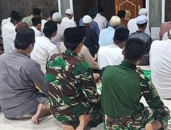 Hangatnya Tarawih Bersama Satgas TMMD dan Warga Sukamaju di Bulan Ramadan