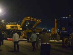 Protes Sopir Usai Antre Tiga Hari Sempat Hambat Akses Kapal di Pelabuhan BBJ