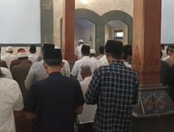 Ratusan Santri di Tulungagung Rayakan Idulfitri Lebih Awal, Ibadah Berlangsung Khusyuk dan Kondusif