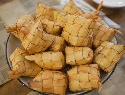 Nasi atau Ketupat Saat Lebaran? Ini Kunci Sehat Menikmati Hidangan Hari Raya