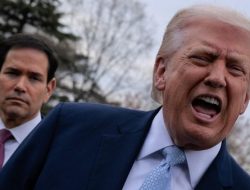Trump Ancam Kerahkan Agen Imigrasi ke Bandara di Tengah Krisis Pendanaan