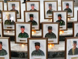 69 Anggota Pasukan Keamanan Kolombia Dihormati Setelah Kecelakaan Pesawat Militer