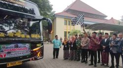 Plt. Bupati Asep Surya Atmaja Lepas Kloter Perdana Jamaah Haji Kabupaten Bekasi