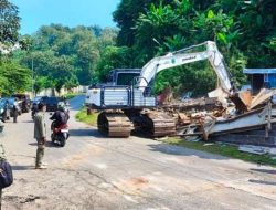 Pulihkan Fungsi Lingkungan, Satpol PP Jabar Tertibkan 28 Bangunan Liar di Sekitar TPA Sarimukti