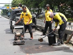 Munjirin Instruksikan Perbaikan Jalan Rusak di Jakarta Timur Demi Keselamatan dan Kenyamanan Warga