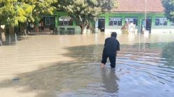 Banjir Rendam SD di Klaten, Siswa Belajar dari Rumah