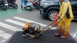 Jalan Ambles di Jakarta Timur Viral, Perbaikan Masih Sementara