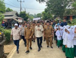 Pemprov Banten Ambil Alih Perbaikan Jalan Saketi, Warga Nikmati Akses Baru Setelah Puluhan Tahun Terisolasi