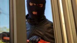 Maling Bobol Plafon Toko Vape di Cipayung, Kerugian Capai Rp28 Juta