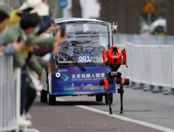 Robot “Lightning” Pecahkan Rekor Dunia Half-Marathon, Menjadi Pemenang Baru di Beijing E-Town