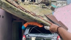 Rumah di Cipayung Depok Roboh, Timpa Mobil dan Dua Bangunan di Sekitarnya
