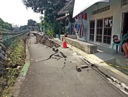 Tanggul Sungai Silandak Ambrol, Warga Duga Ulah Ikan Sapu-Sapu Jadi Pemicu