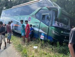 Bus ALS Tabrak Motor di Pasaman Barat, Seorang Pelajar Tewas di Tempat