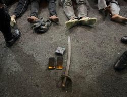 Polisi Tangkap 6 Pemuda Hendak Tawuran di Bekasi, Sita Pedang