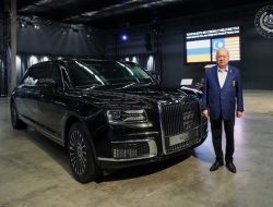 Raja Malaysia Terima Limusin Aurus Senat, Simbol Persahabatan Erat dengan Rusia