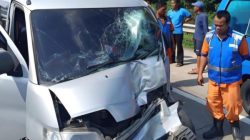 Mobil Tabrak Dua Angkot Mogok di Tol Jagorawi Arah Bogor
