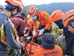 Pendaki Tersambar Petir di Puncak Gunung Monrolo, Satu Orang Meninggal Dunia