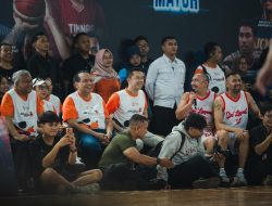 Meriahkan Jogja Run D-City 2026, Wamenpora Tonton Laga Basket De Legend vs UGM Star dan Penampilan Ndarboy Genk