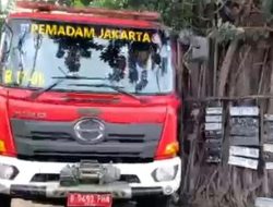 Mobil Damkar Tertimpa Beton Kantor Dinas LH Jakarta Timur Saat Kerja Bakti, Tidak Ada Korban Jiwa