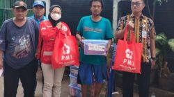 PMI Jakarta Timur Salurkan Bantuan bagi Penyintas Kebakaran di Malaka Sari