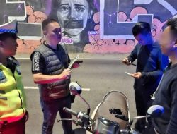 Patroli Dini Hari di Palmerah, Polisi Amankan Pria Pembawa Senjata Tajam