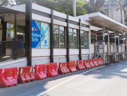 Halte Transjakarta Kebon Sirih Arah Kota Ditutup Sementara