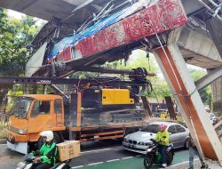 Rusak Berat Tertabrak Truk, JPO Tendean Segera Dibongkar