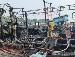 Tiga Kapal Nelayan Terbakar di Muara Angke, Gulkarmat Kerahkan 65 Personel